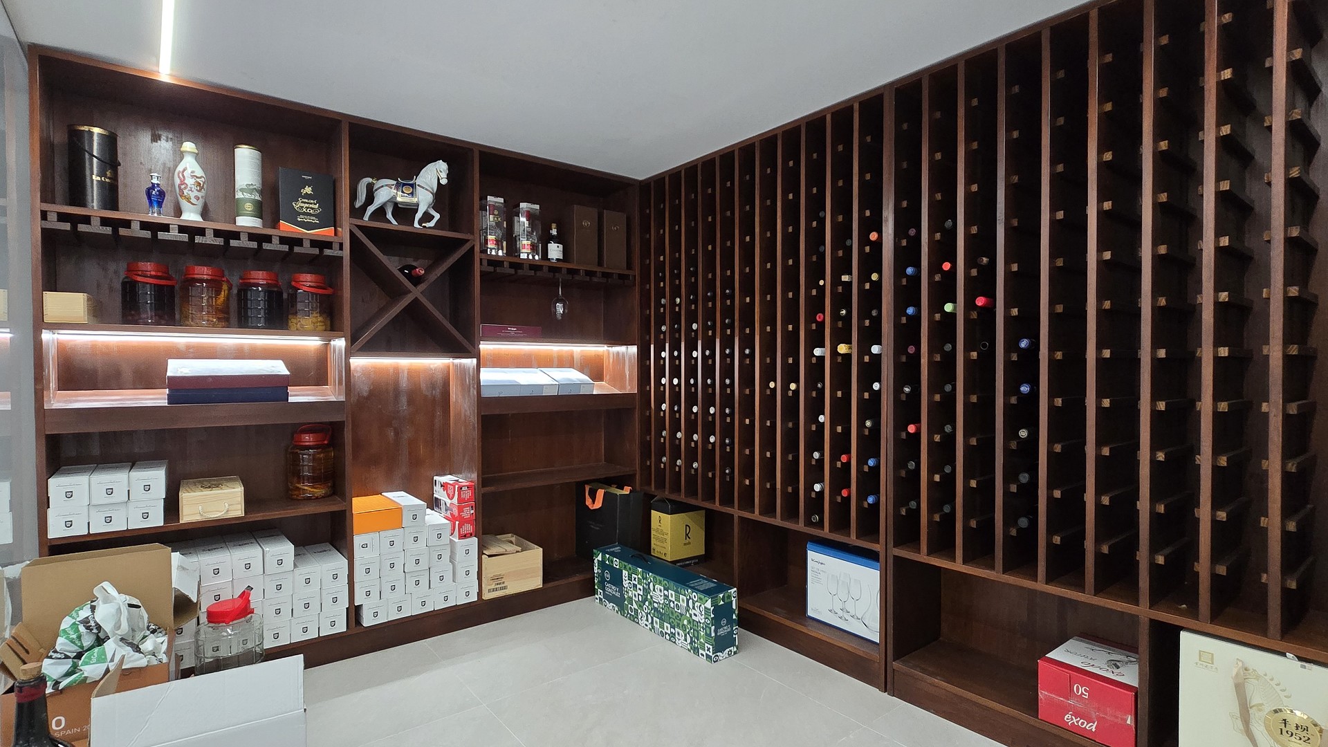 Villa mit 4 Schlafzimmern in La Eliana