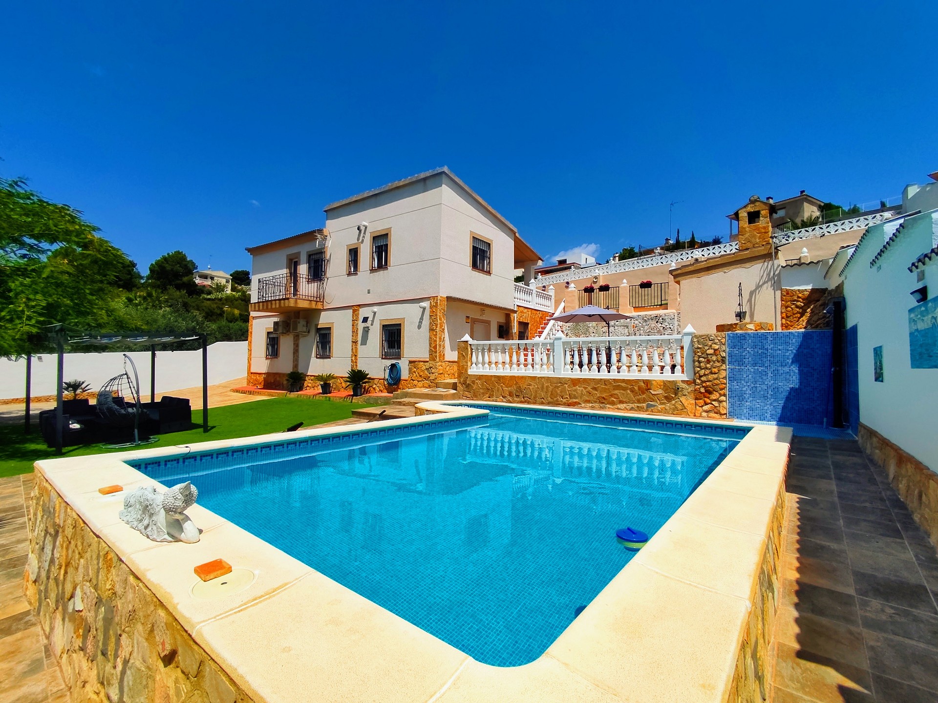 6 Bedroom Villa in Turis
