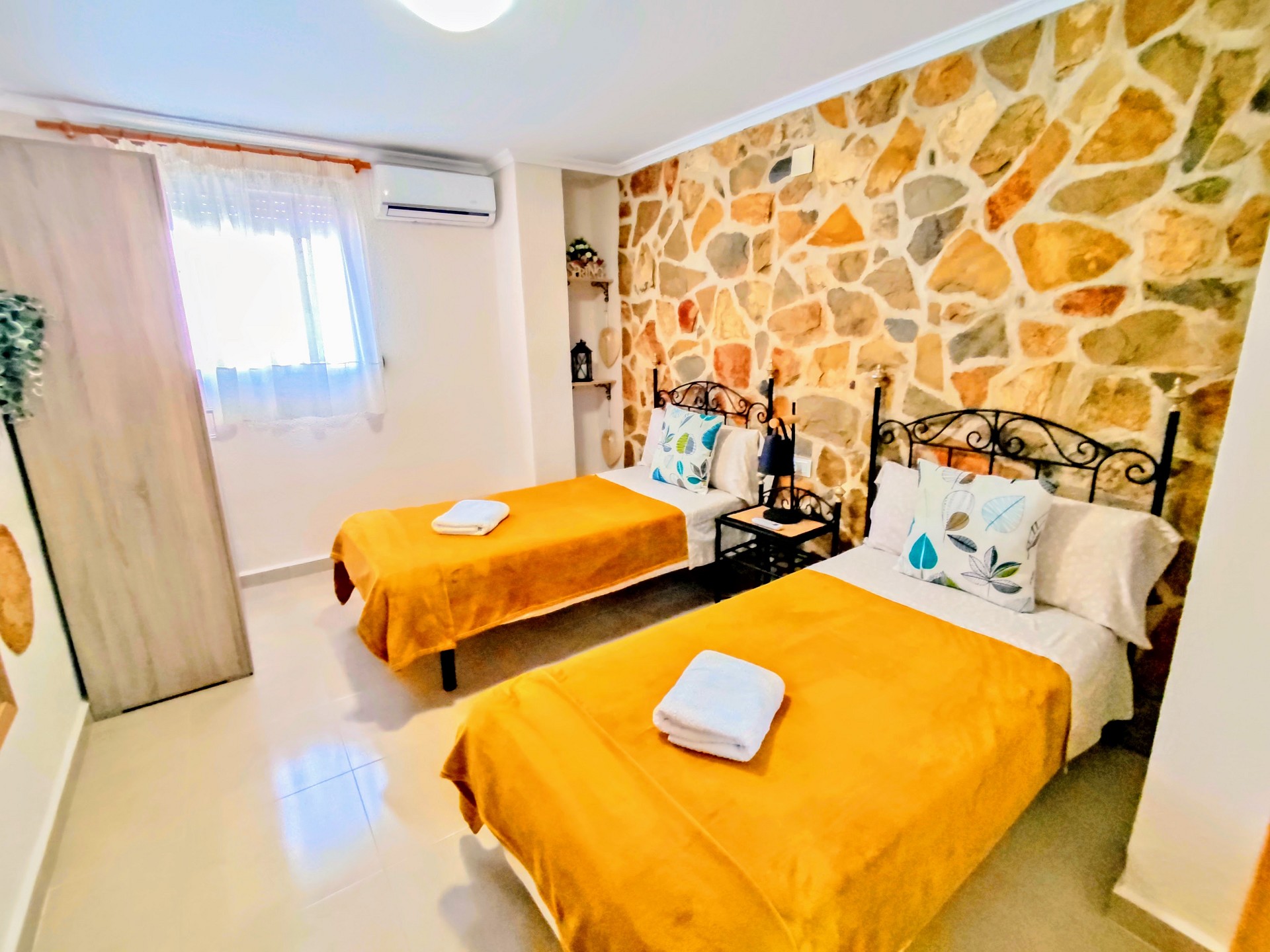 6 Bedroom Villa in Turis