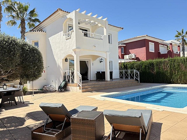 2 Bedroom Villa in Altaona Golf