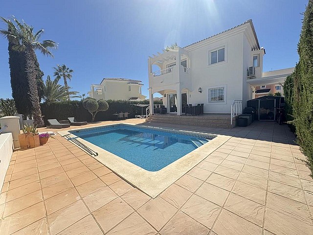 2 Bedroom Villa in Altaona Golf