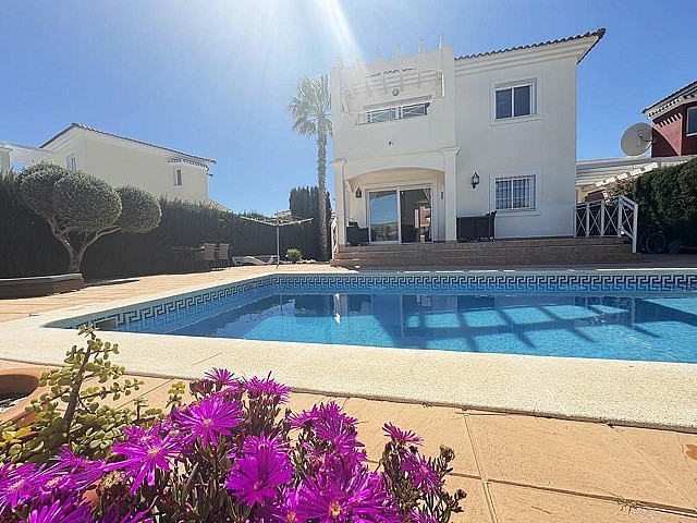 2 Bedroom Villa in Altaona Golf