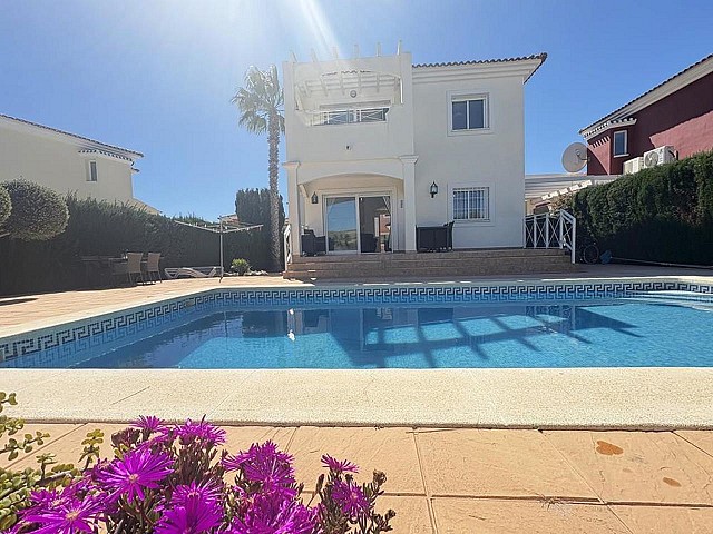 2 Bedroom Villa in Altaona Golf