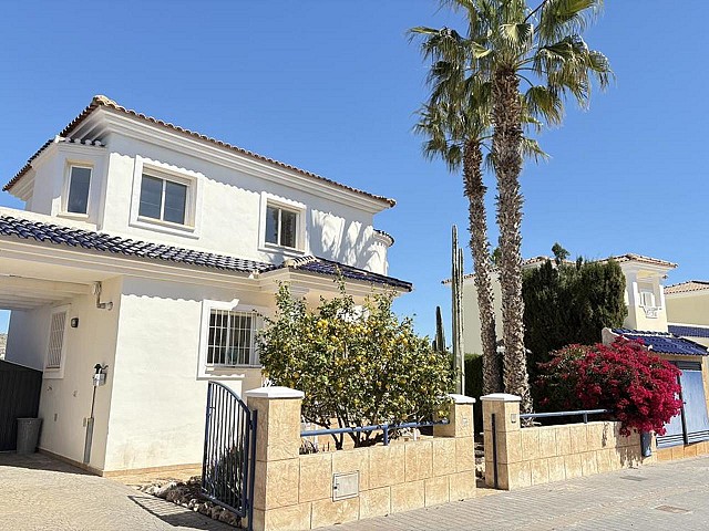 2 Bedroom Villa in Altaona Golf