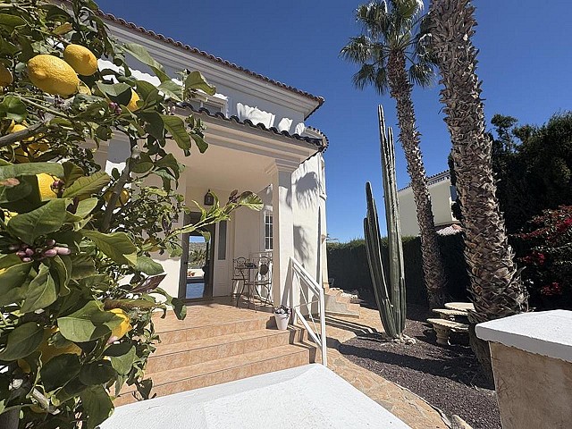 2 Bedroom Villa in Altaona Golf