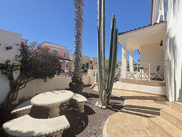 2 Bedroom Villa in Altaona Golf