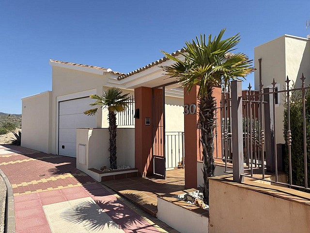 3 Bedroom Villa in Altaona Golf