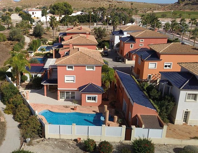 5 Bedroom Villa in Altaona Golf