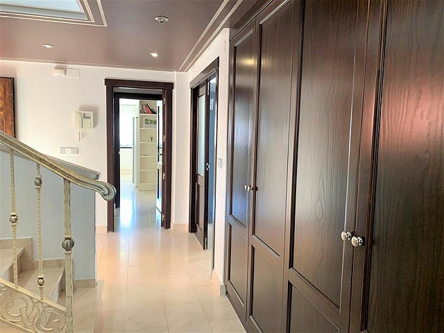 5 Bedroom Villa in Altaona Golf