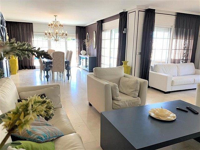 5 Bedroom Villa in Altaona Golf