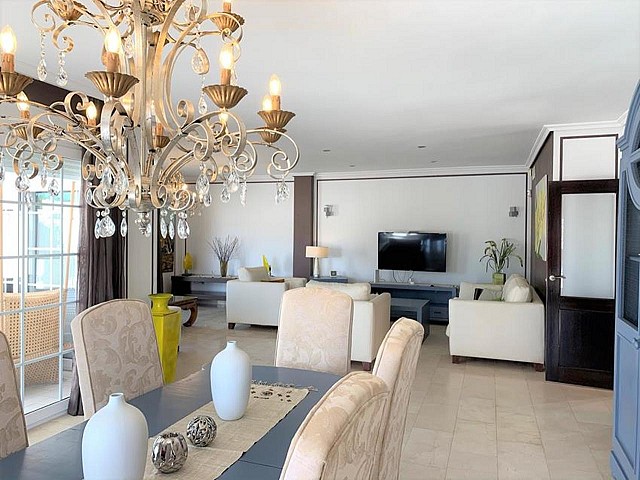 5 Bedroom Villa in Altaona Golf