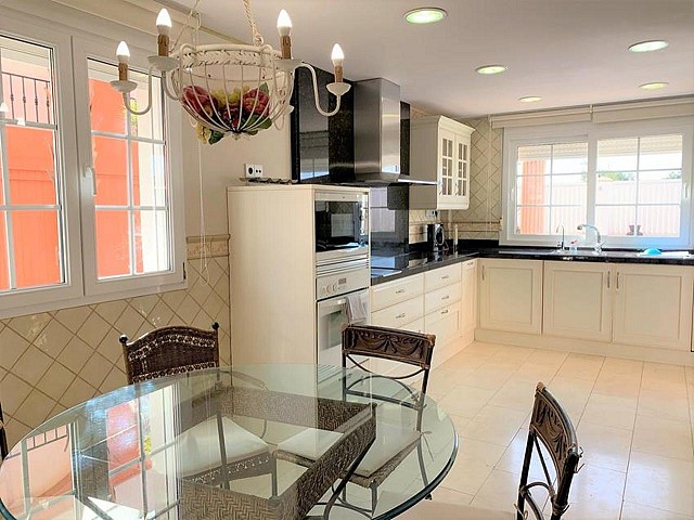 5 Bedroom Villa in Altaona Golf