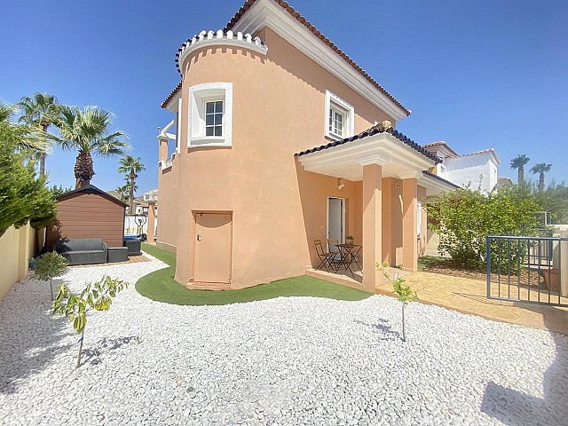 Villa mit 3 Schlafzimmern in Altaona Golf
