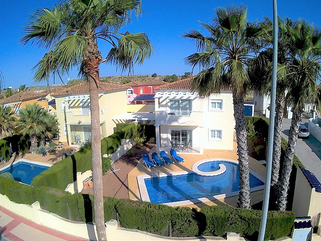 Villa mit 2 Schlafzimmern in Altaona Golf