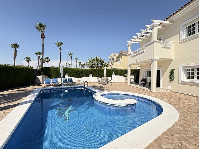 Villa mit 2 Schlafzimmern in Altaona Golf