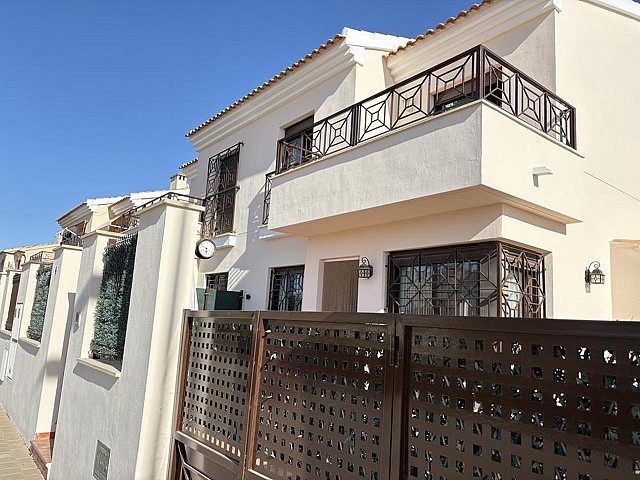 Adosado de 3 dormitorios en San Cayetano