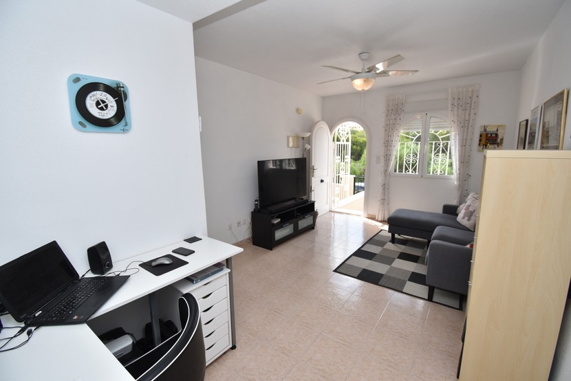 Stadthaus mit 2 Schlafzimmern in Villamartin