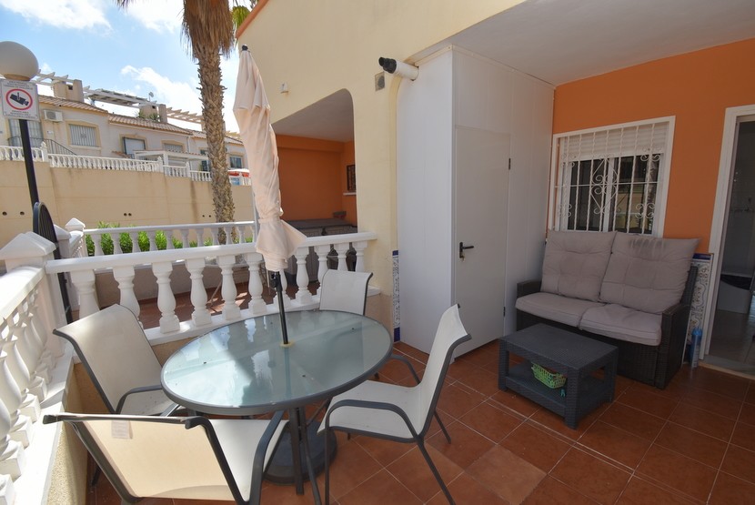 Stadthaus mit 2 Schlafzimmern in Villamartin