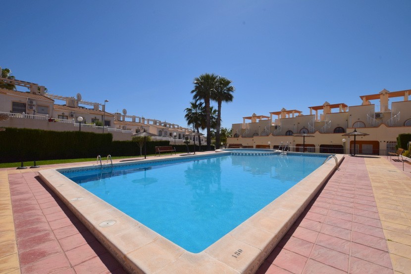 Stadthaus mit 2 Schlafzimmern in Villamartin