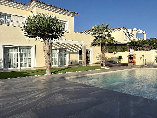 Willa z 4 sypialniami w Altaona Golf