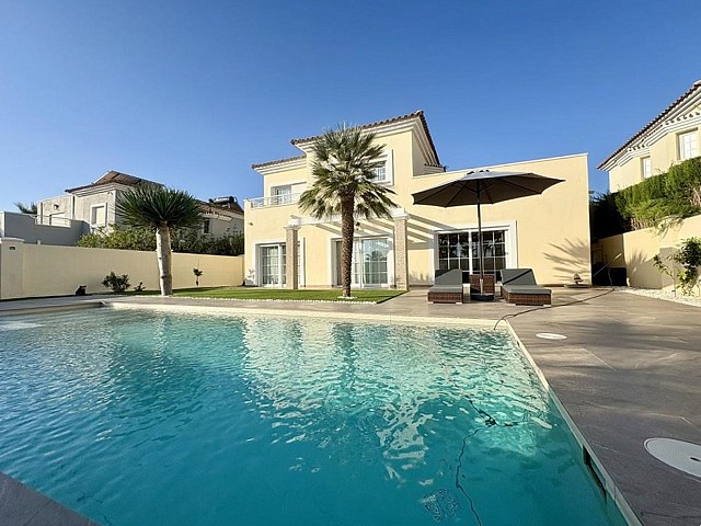 Willa z 4 sypialniami w Altaona Golf