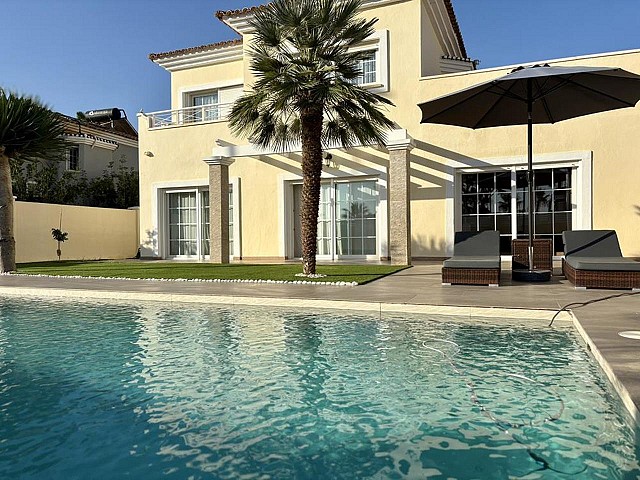 Willa z 4 sypialniami w Altaona Golf