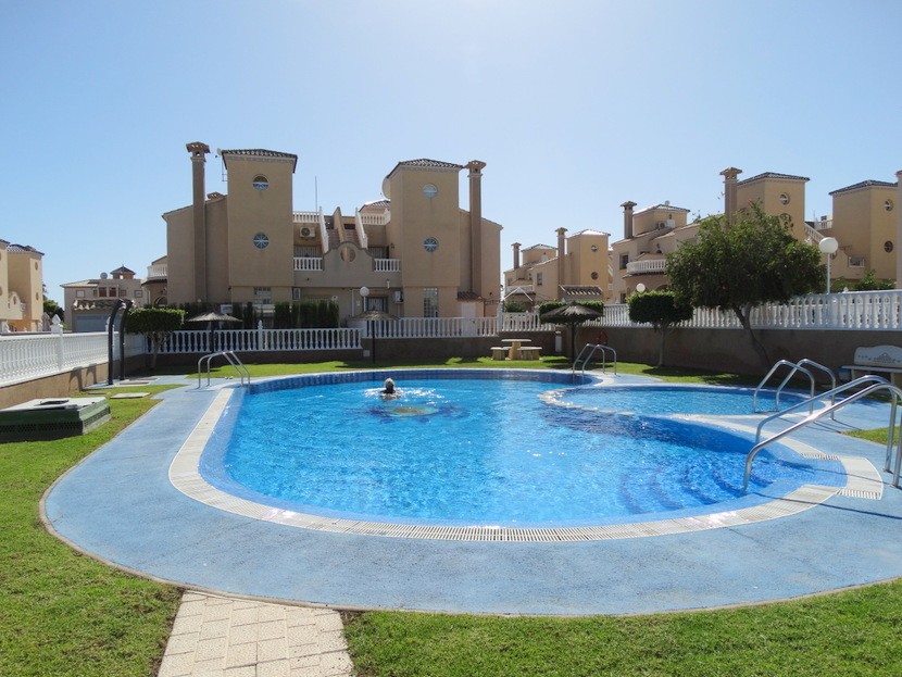 Apartamento de 2 dormitorios en Cabo Roig