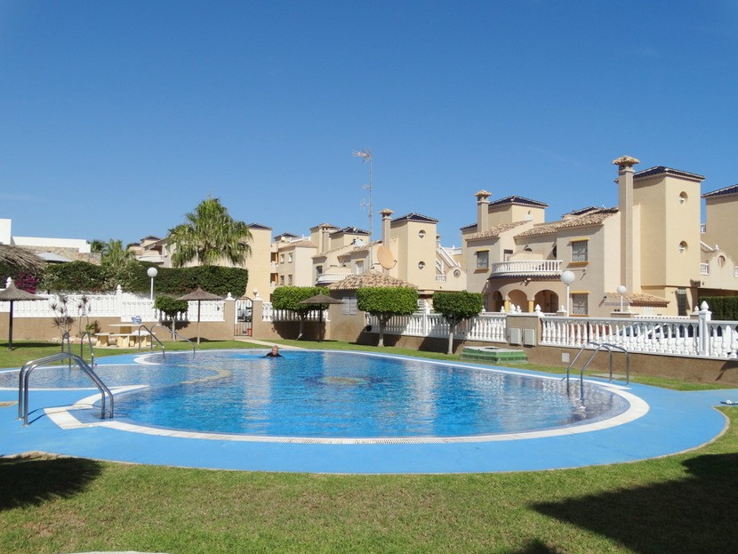 Apartamento de 2 dormitorios en Cabo Roig