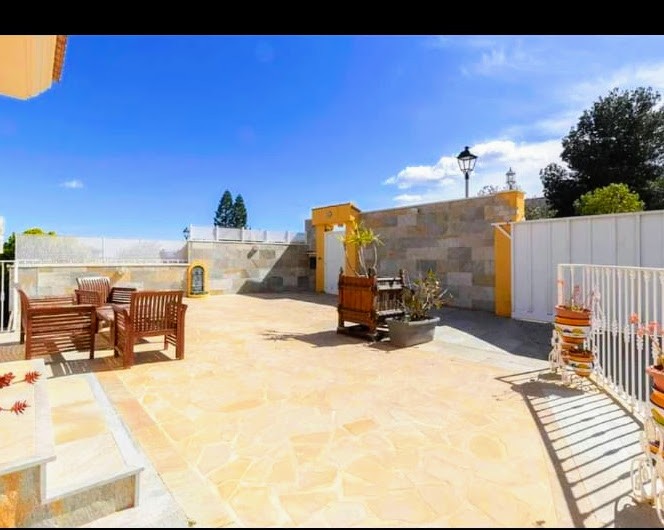 Villa mit 4 Schlafzimmern in Montroy