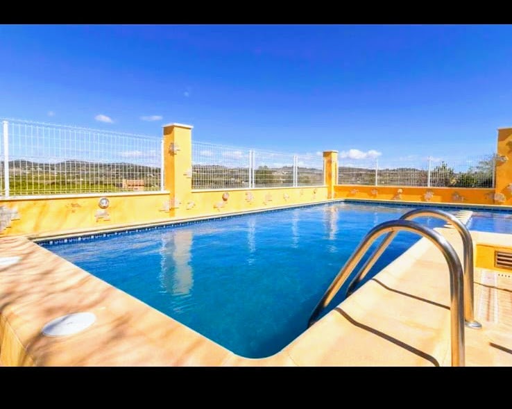 Villa mit 4 Schlafzimmern in Montroy