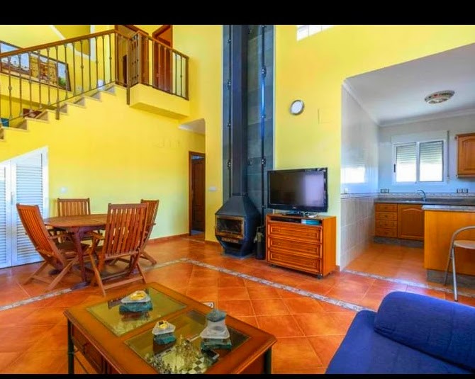 Villa mit 4 Schlafzimmern in Montroy