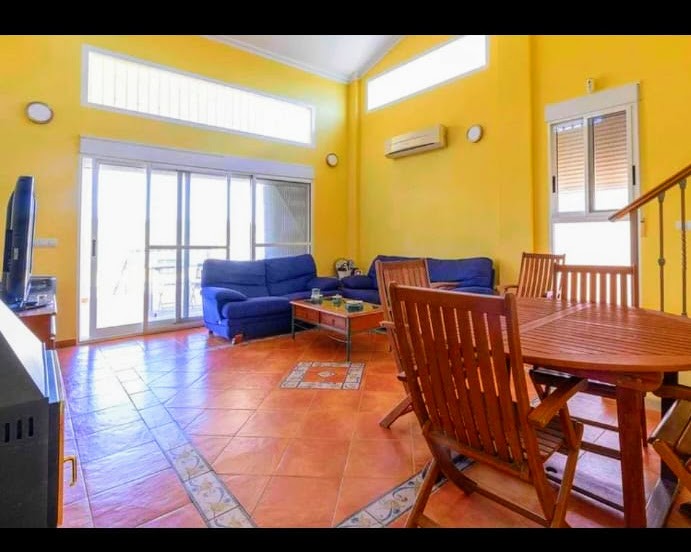 Villa mit 4 Schlafzimmern in Montroy