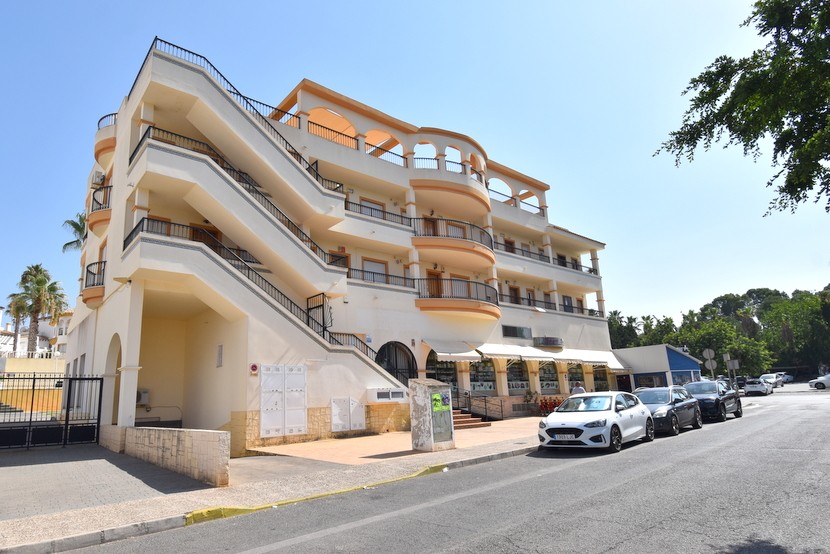 Appartement met 2 slaapkamers in Villamartin