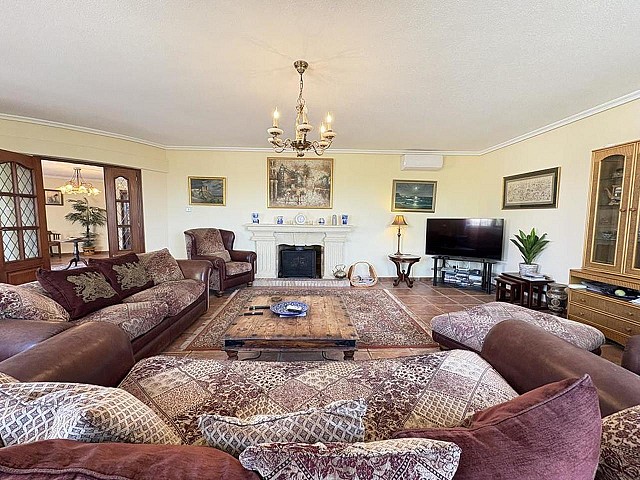 Willa z 4 sypialniami w Gea y Truyols