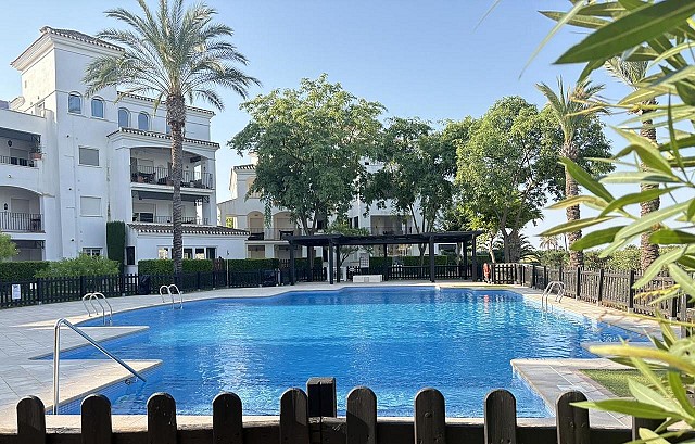 Apartament z 2 sypialniami w Roldan