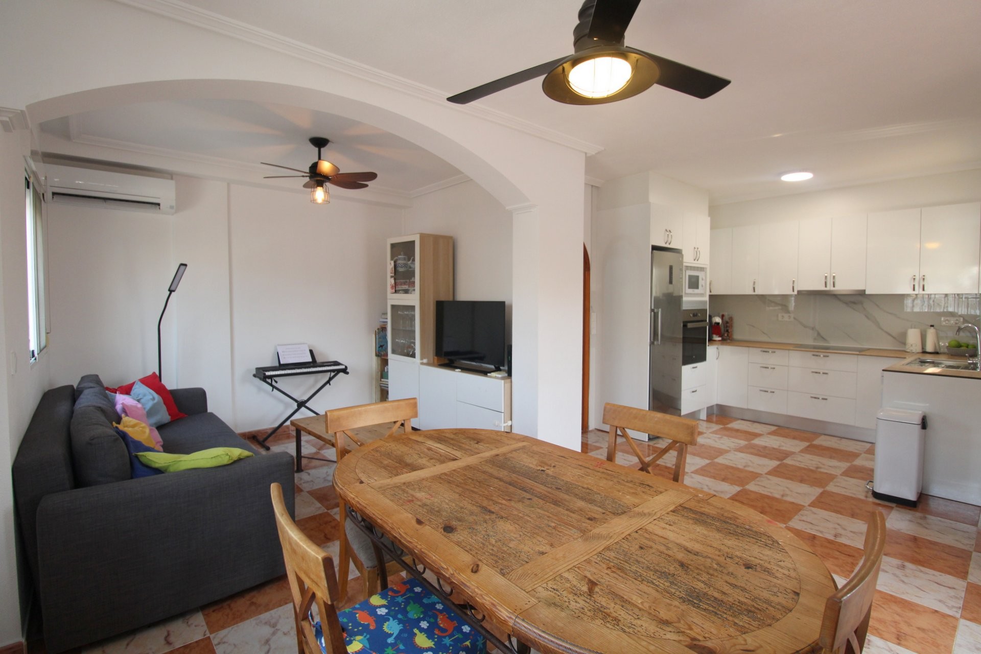 Stadthaus mit 2 Schlafzimmern in La Zenia