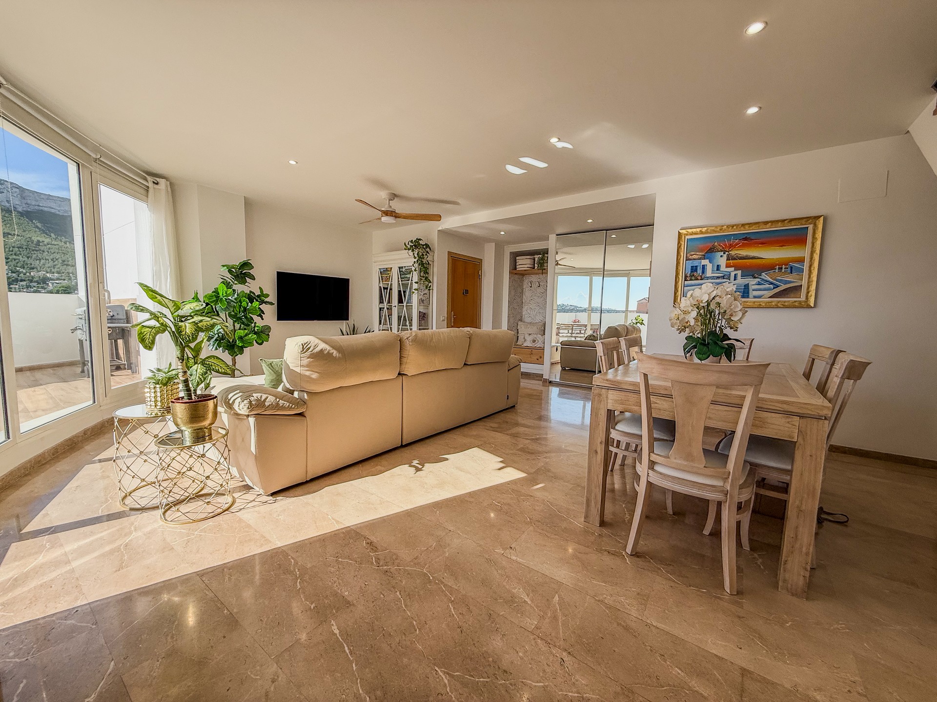 Apartament z 3 sypialniami w Denia