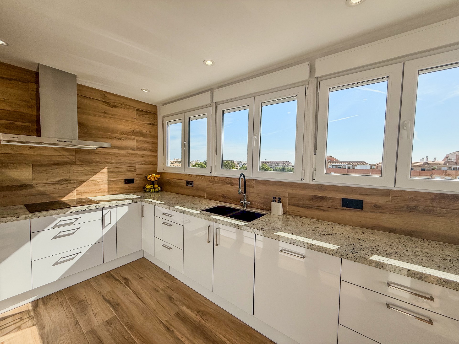 Apartament z 3 sypialniami w Denia