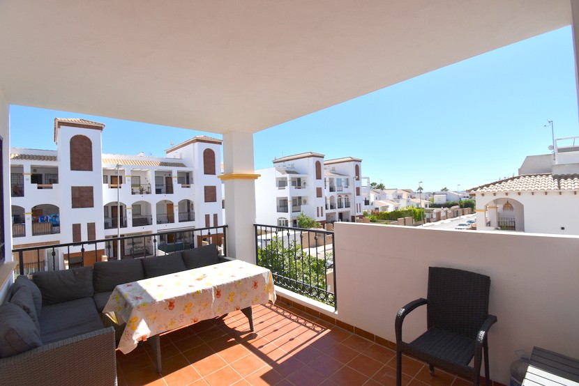 Apartamento de 2 dormitorios en Punta Prima