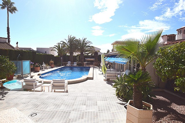 Willa z 4 sypialniami w Ciudad Quesada