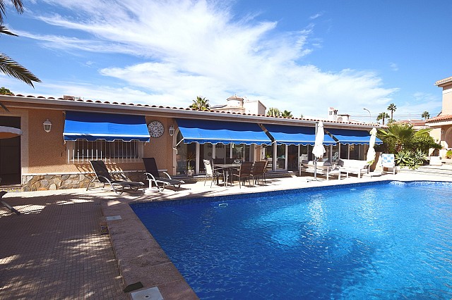 Willa z 4 sypialniami w Ciudad Quesada