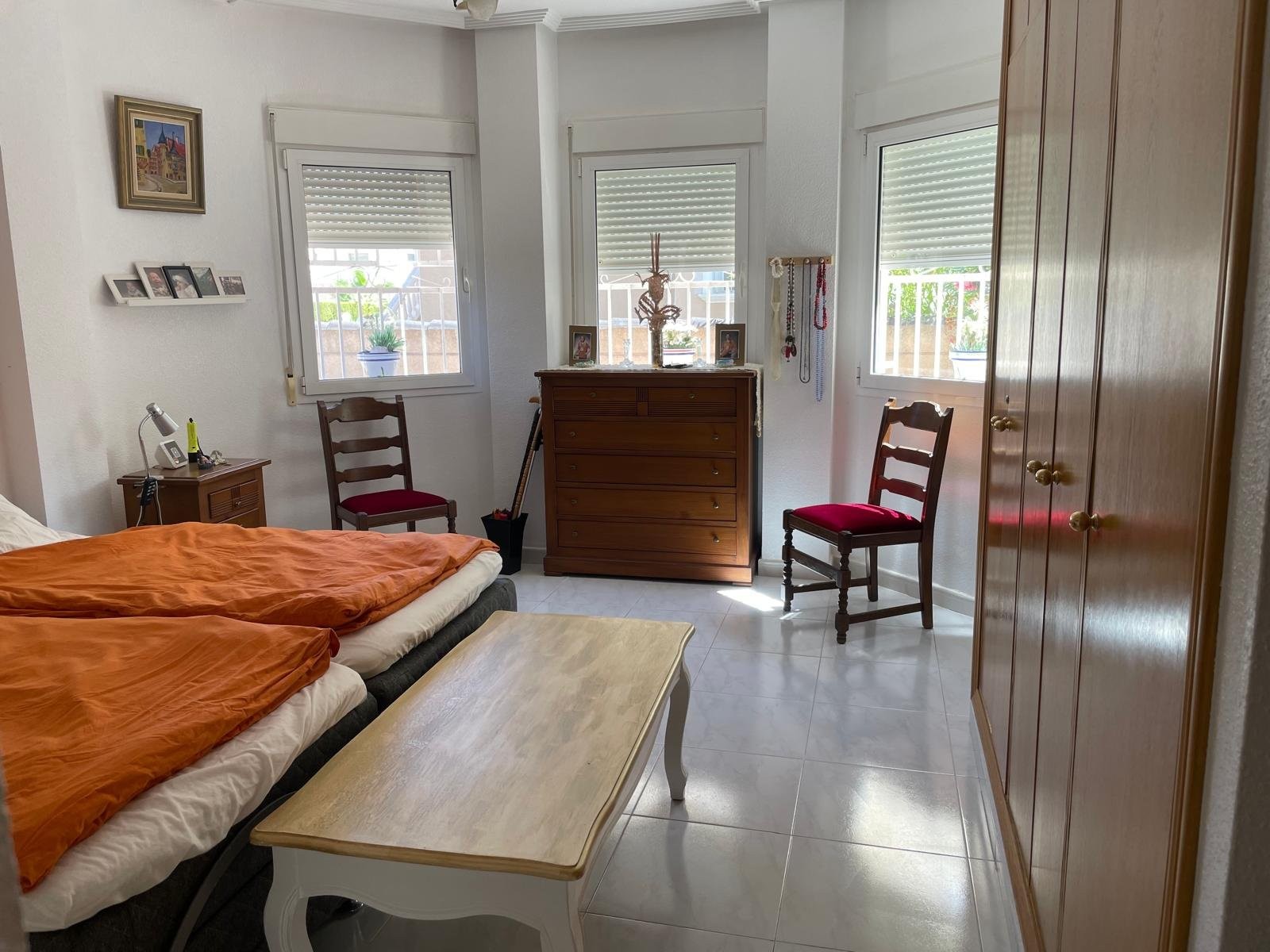 Villa de 4 dormitorios en La Zenia