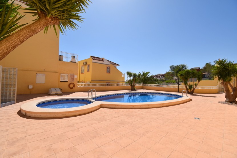 Appartement met 2 slaapkamers in Villamartin