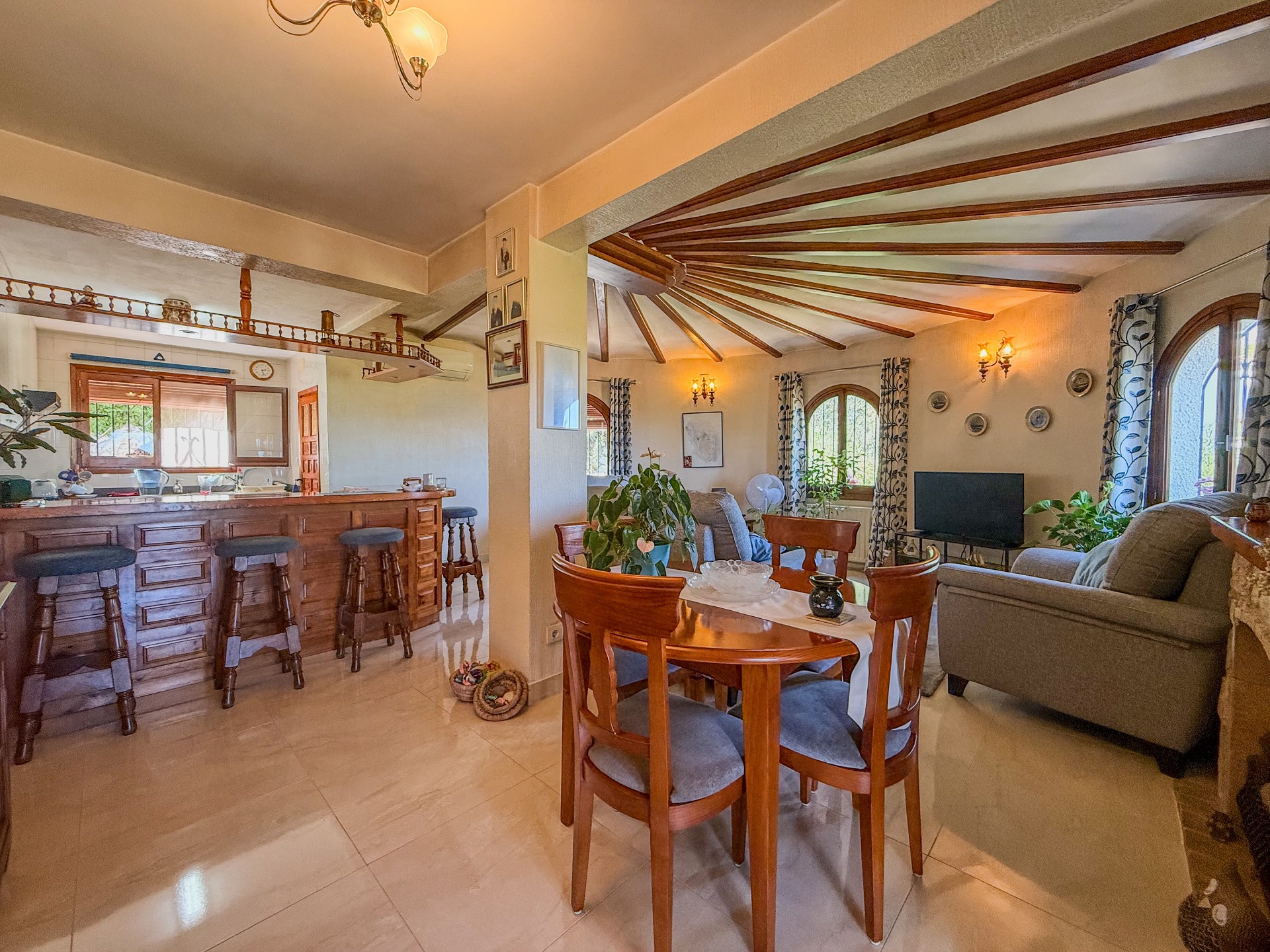 Willa z 4 sypialniami w Orbie