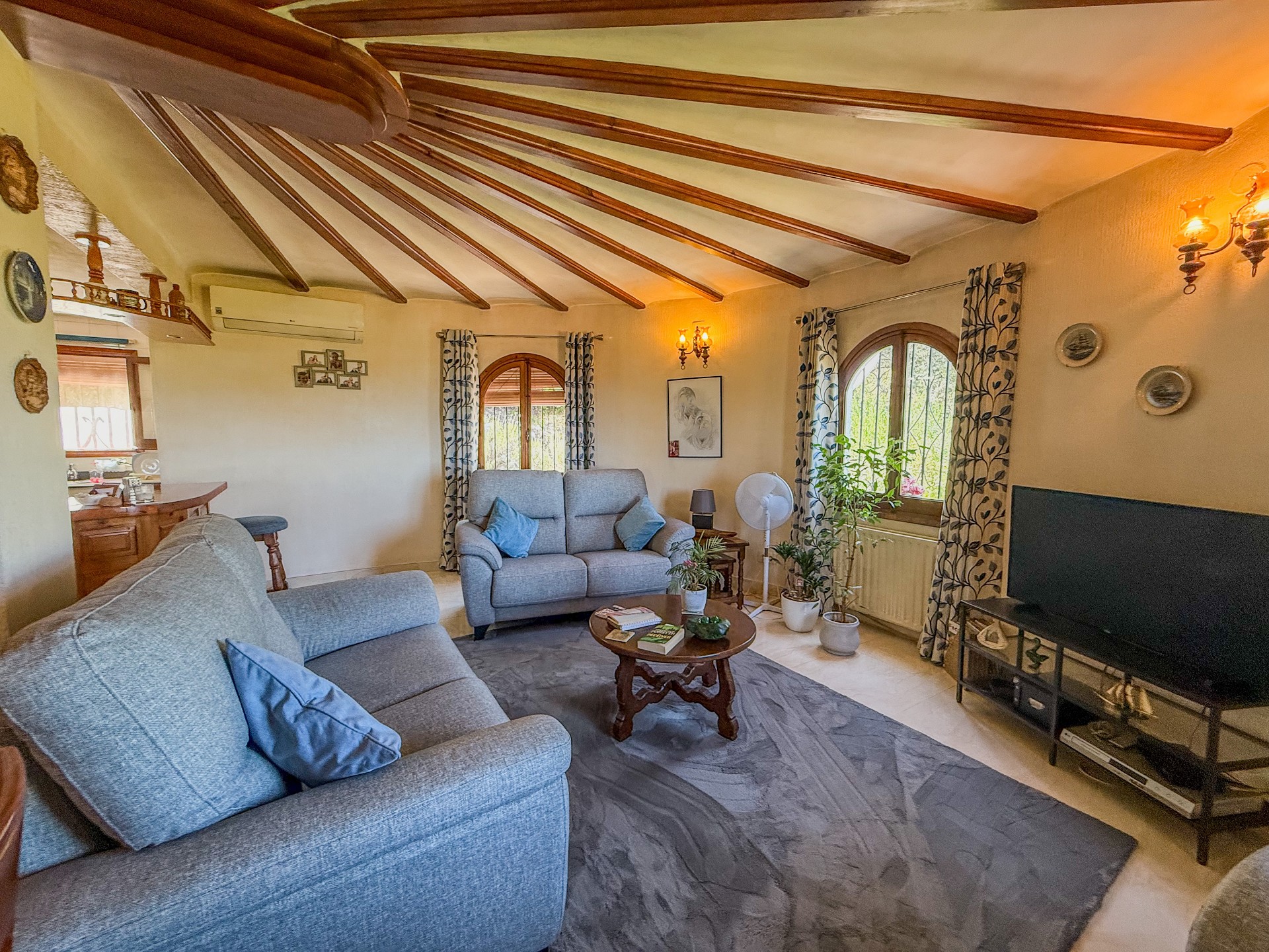 Willa z 4 sypialniami w Orbie