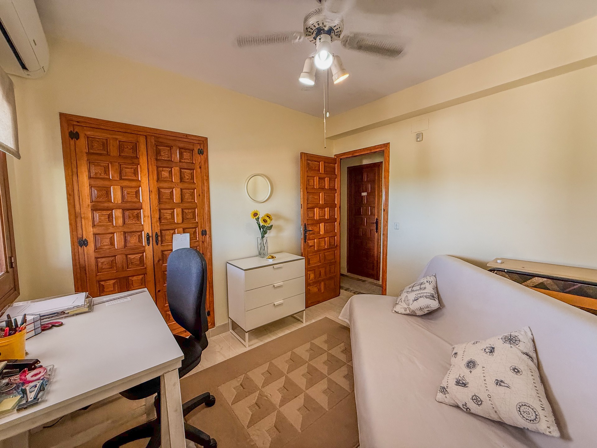 Willa z 4 sypialniami w Orbie