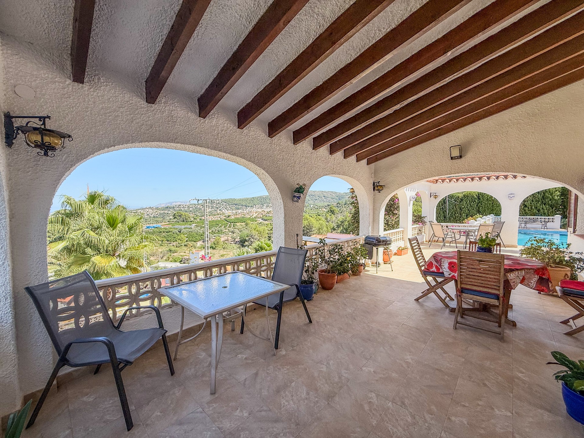 Willa z 4 sypialniami w Orbie