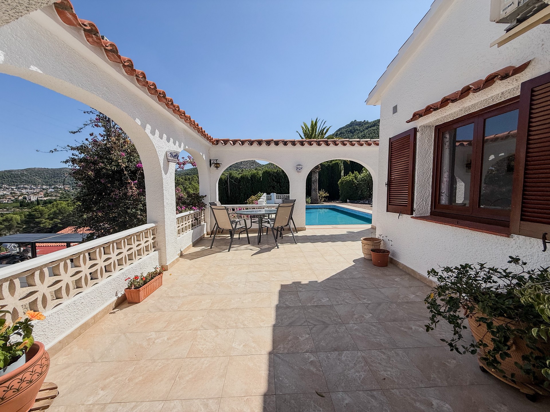 Willa z 4 sypialniami w Orbie