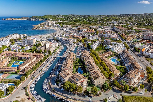 Appartement met 4 slaapkamers in Javea