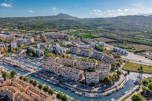 Appartement met 4 slaapkamers in Javea